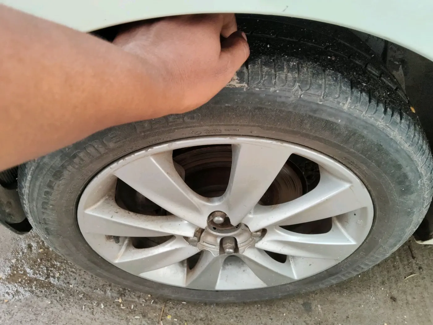 2011 Hyundai Verna FLUIDIC 1.6 VTVT SX, Petrol, Manual, 67,167 km, tyre