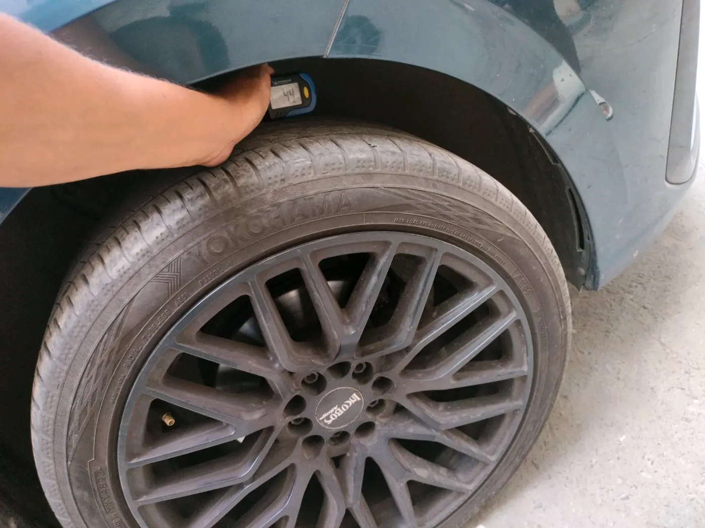 2024 Volkswagen VIRTUS HIGHLINE TSI 1.0 AT, Petrol, Automatic, 17,241 km, tyre