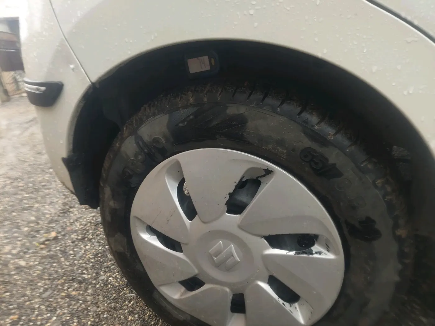 2014 Maruti Celerio VXI AMT, Petrol, Automatic, 1,08,835 km, tyre
