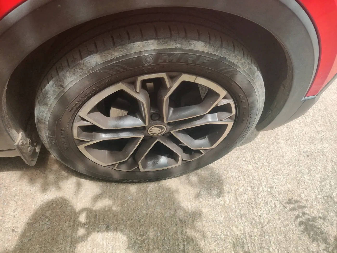2022 Skoda KUSHAQ STYLE 1.0L TSI AT, Petrol, Automatic, 25,000 km, tyre