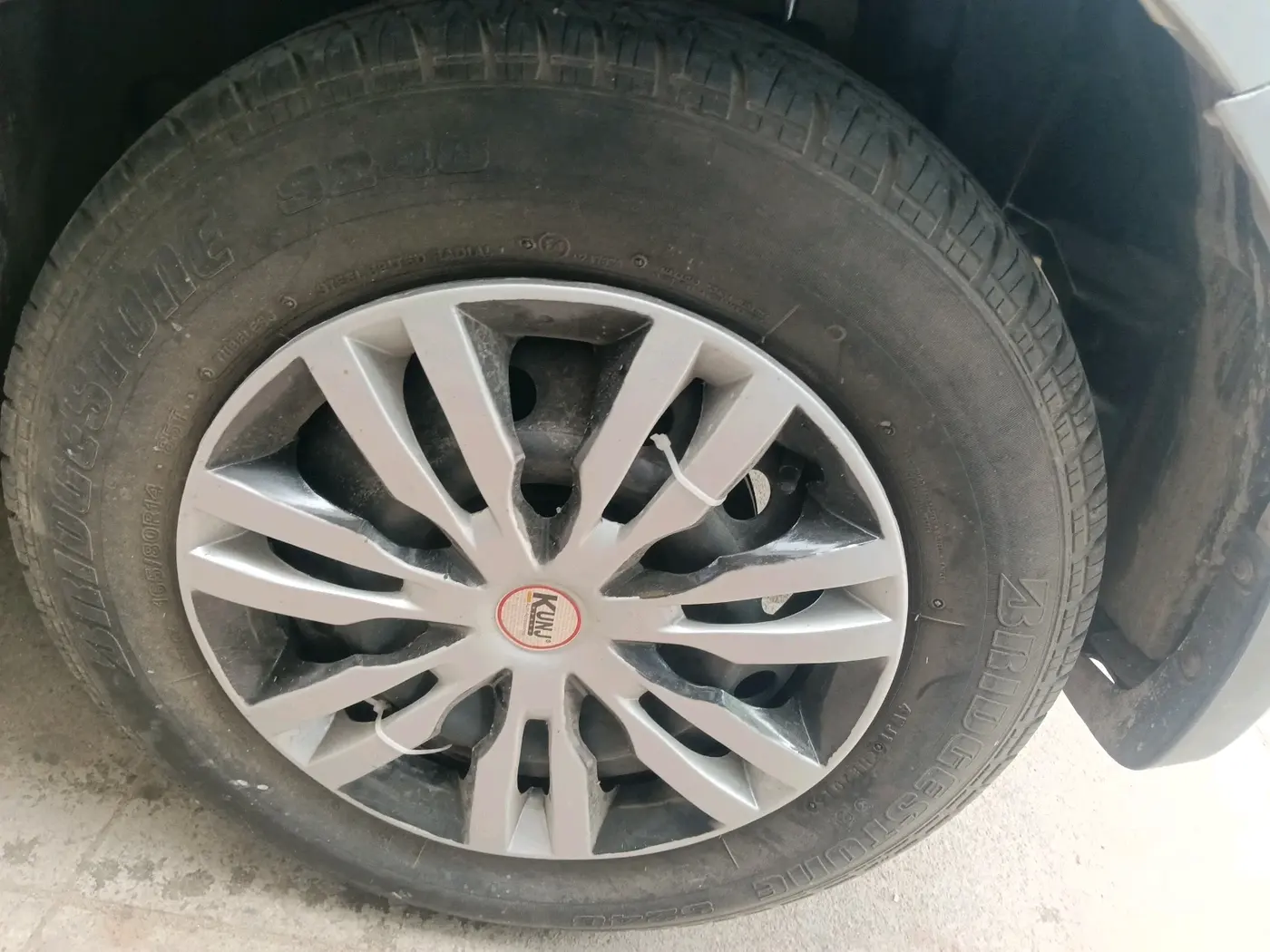 2013 Maruti Swift Dzire VDI, Diesel, Manual, 1,40,442 km, tyre
