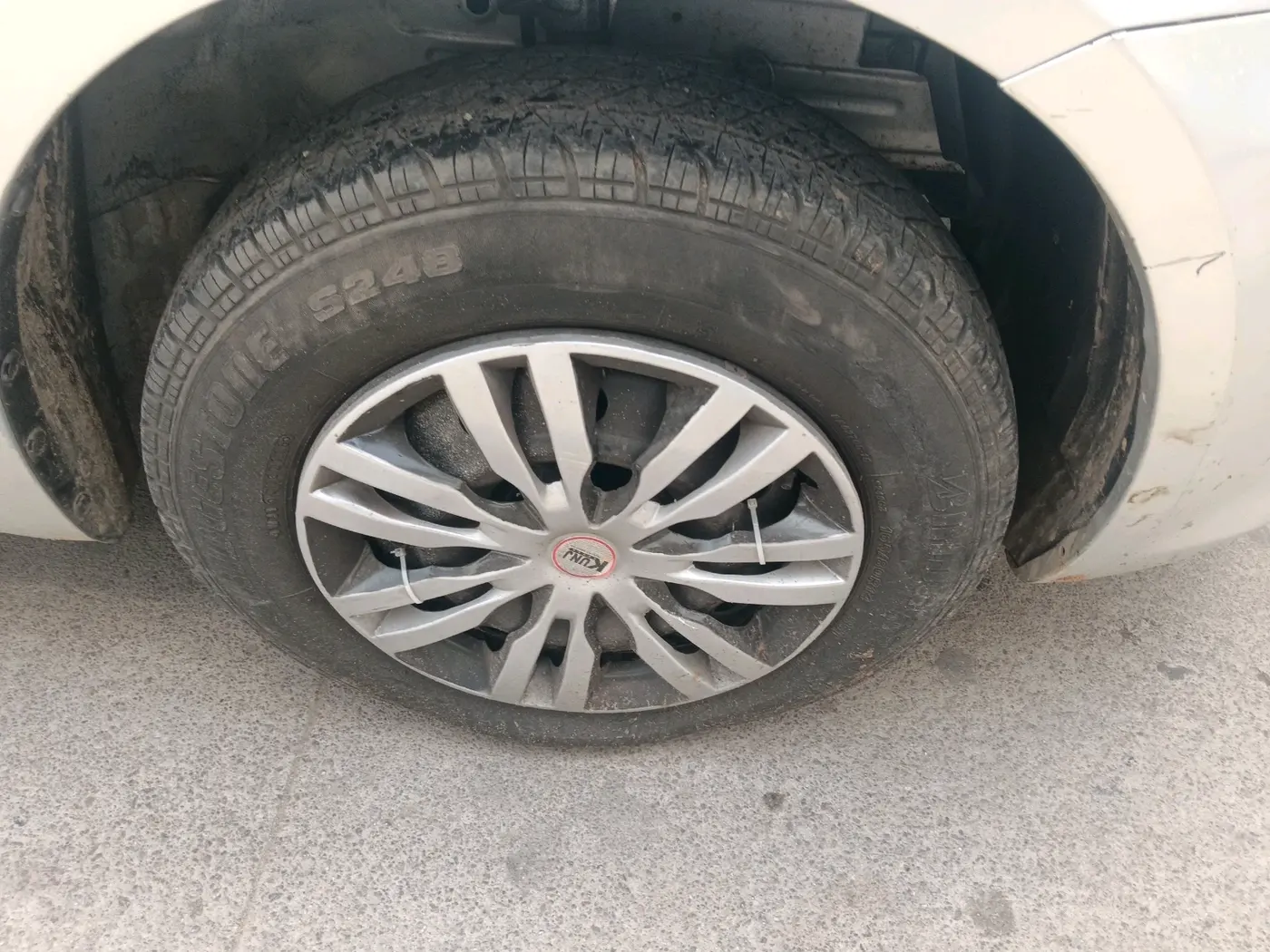 2013 Maruti Swift Dzire VDI, Diesel, Manual, 1,40,442 km, tyre