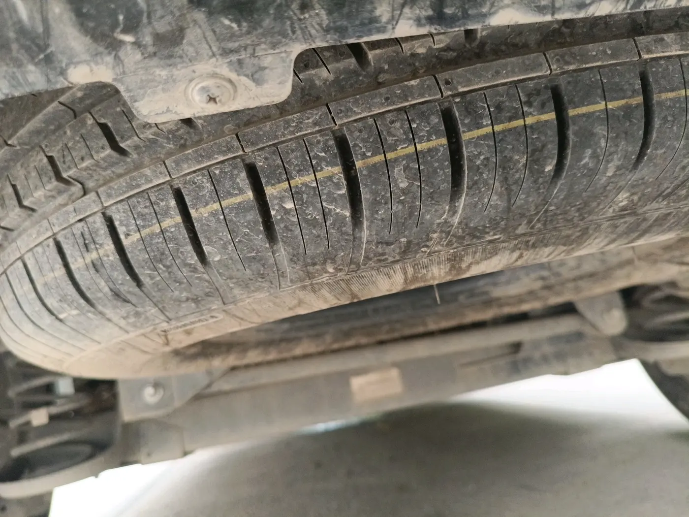 2024 Tata Safari ACCOMPLISHED PLUS DARK EDITION AT, Diesel, Automatic, 39,735 km, tyre