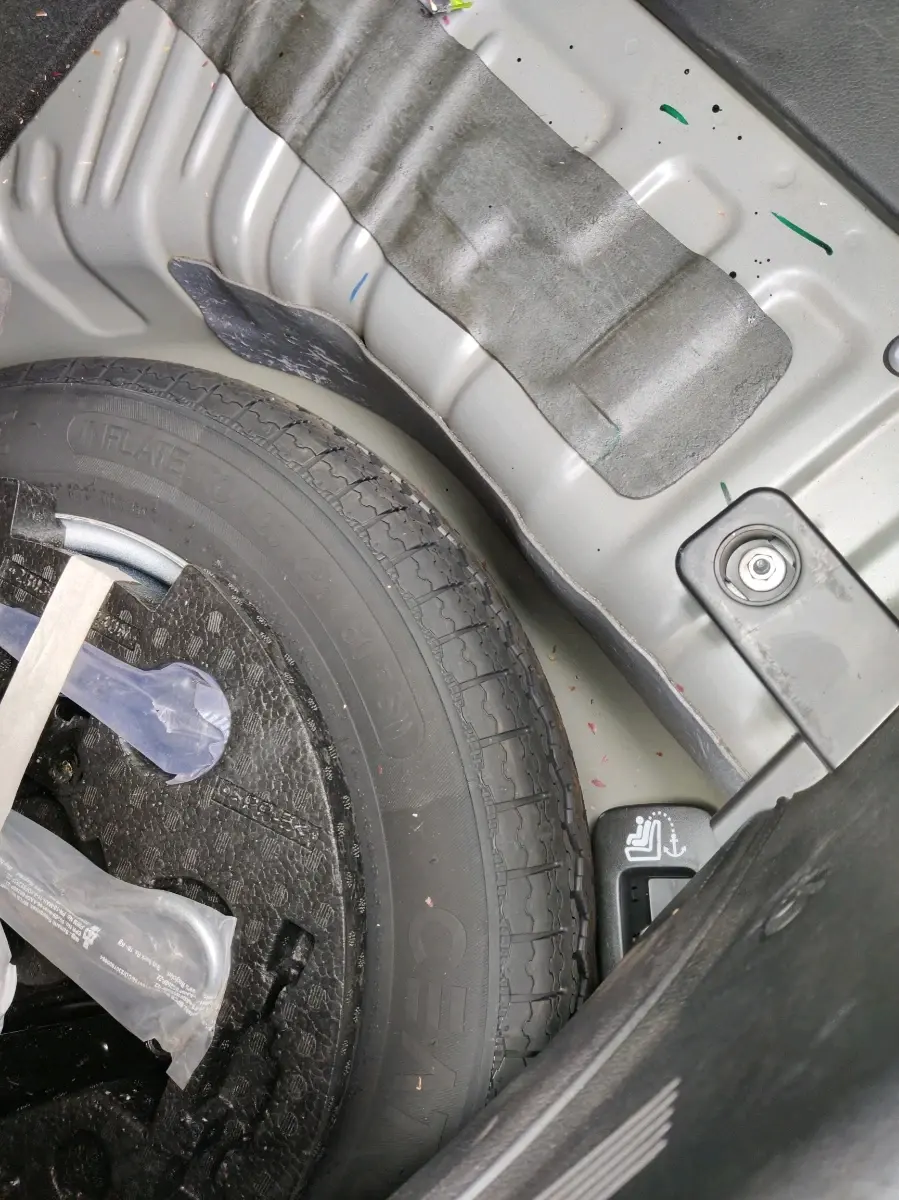 2026 Mahindra XUV 3XO REVX M 1.2 Petrol, Petrol, Manual, 5,571 km, tyre