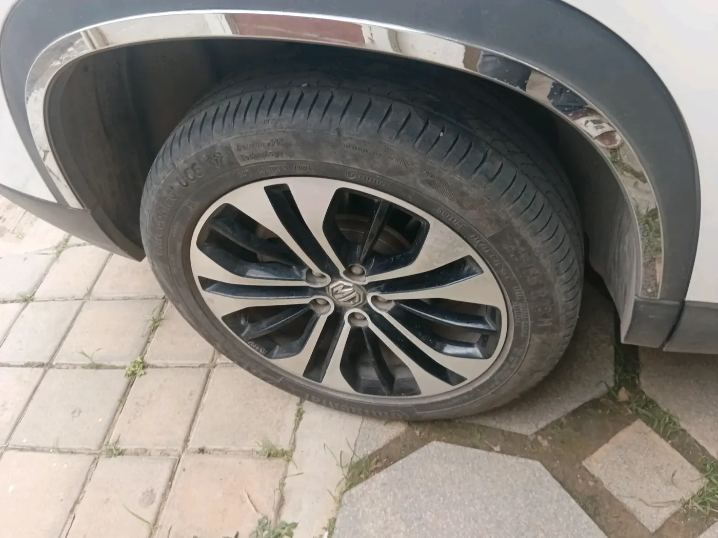 2022 MG HECTOR PLUS SHARP 1.5 PETROL TURBO CVT 6-STR, Petrol, Automatic, 28,244 km, tyre
