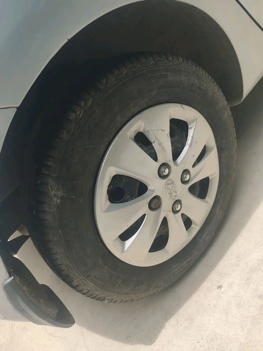 2012 Hyundai i10 SPORTZ 1.2 AT, Petrol, Automatic, 54,112 km, tyre