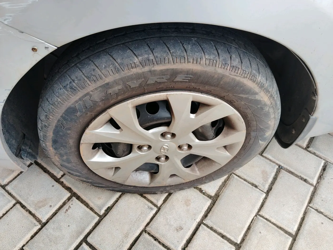2015 Hyundai Grand i10 SPORTZ 1.2 KAPPA VTVT, Petrol, Manual, 73,204 km, tyre