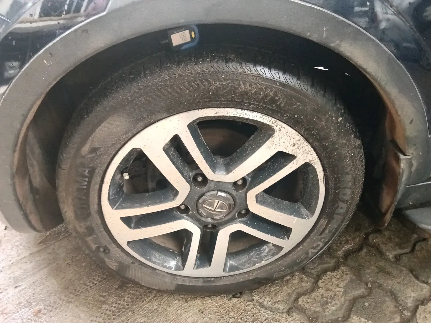 2017 Tata Hexa XT 4X2 6 STR, Diesel, Manual, 79,924 km, tyre
