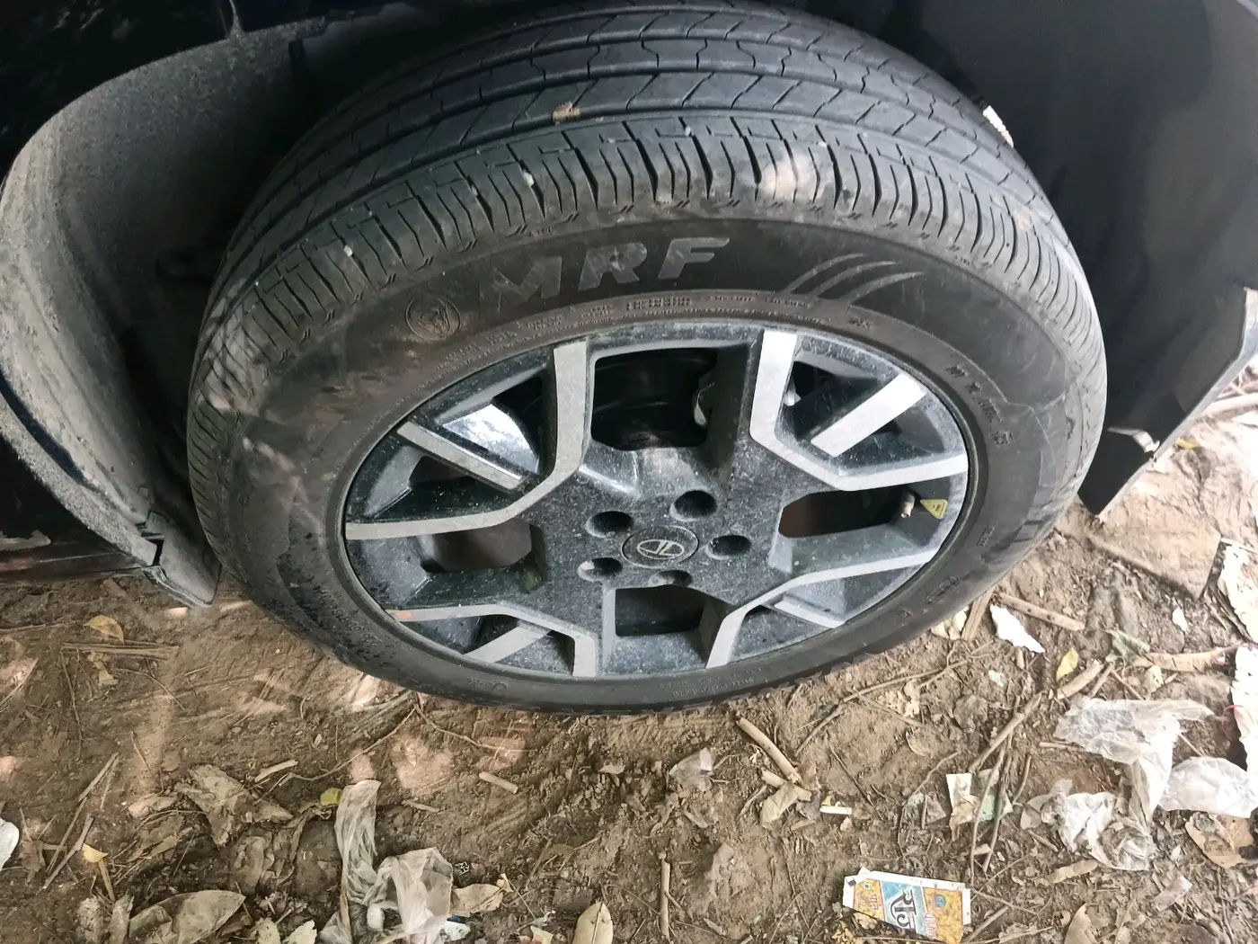 2026 Tata Sierra Adventure Plus 1.5 Turbo Hyperion AT, Petrol, Automatic, 2,930 km, tyre