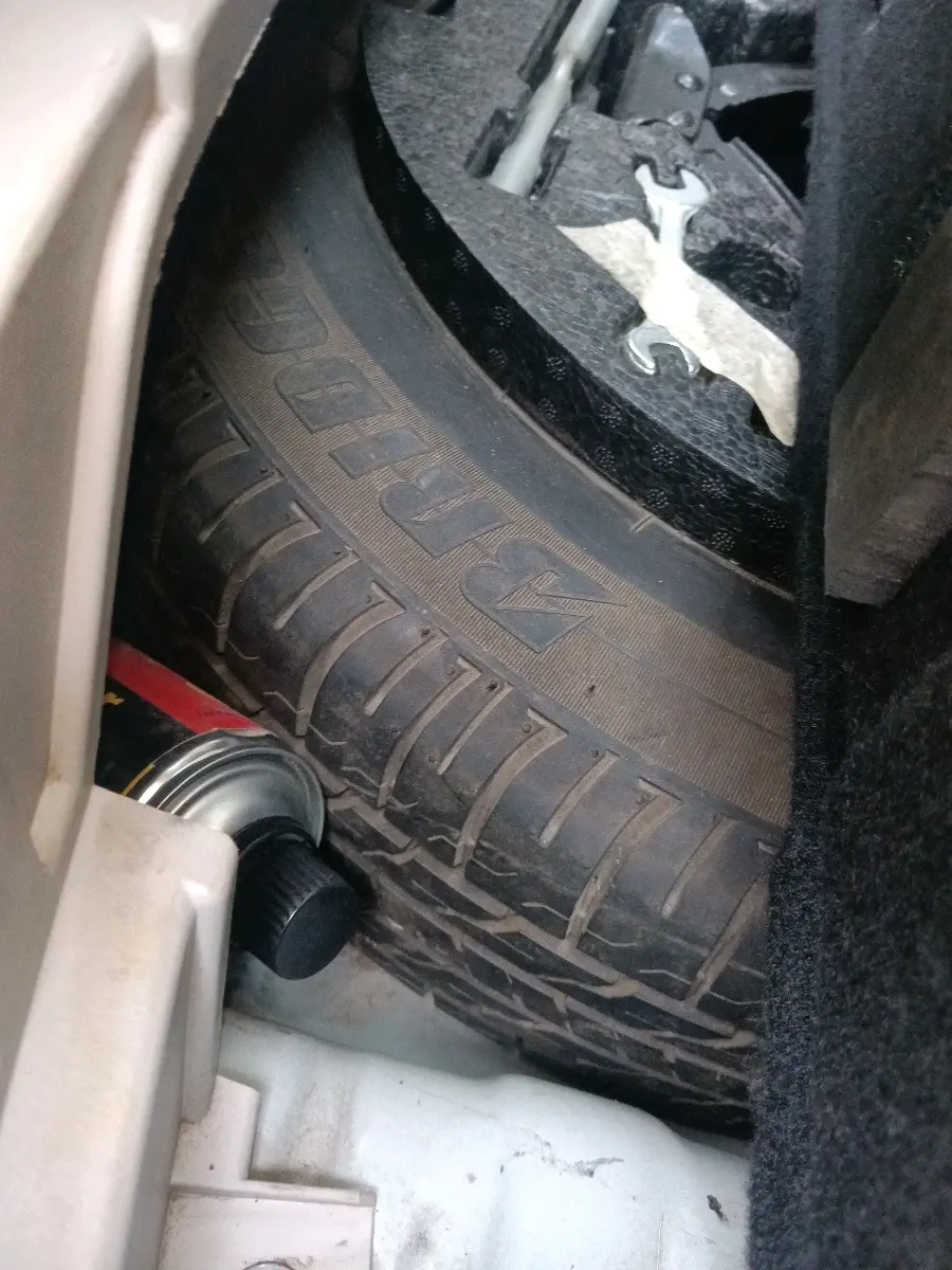 2022 Mahindra XUV300 W6 1.5 Diesel, Diesel, Manual, 84,250 km, tyre