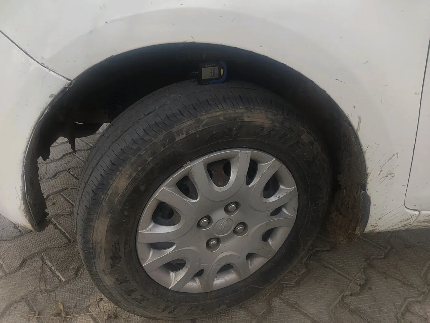 2011 Hyundai i20 MAGNA 1.4 CRDI, Diesel, Manual, 1,86,249 km, tyre