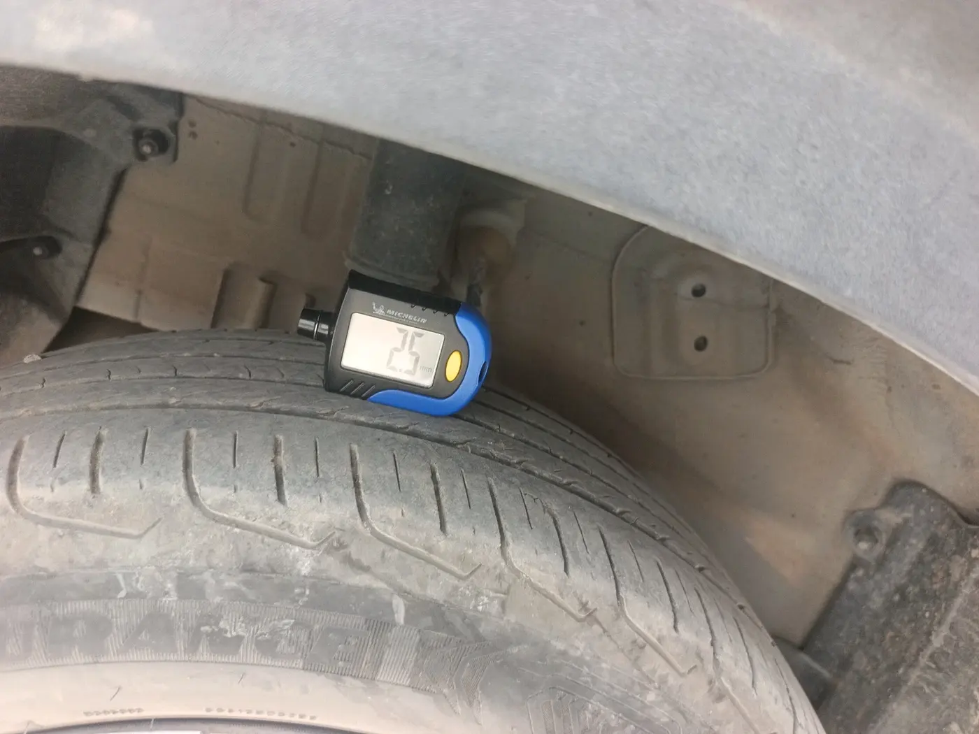 2024 Tata NEXON PURE SUNROOF 1.2 PETROL, Petrol, Manual, 39,124 km, tyre