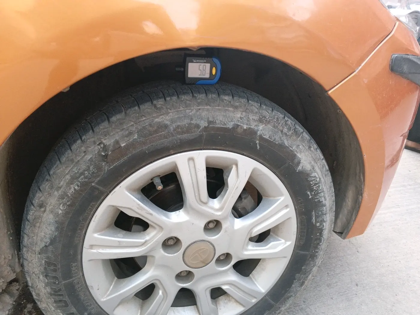 2018 Tata Tiago XZA PETROL, Petrol, Automatic, 70,498 km, tyre