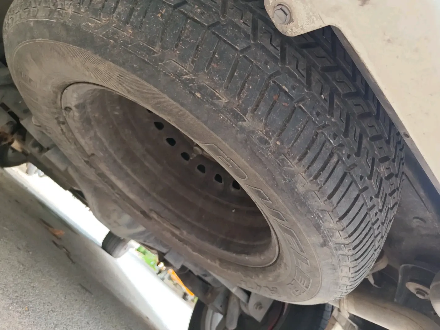 2015 Mahindra Scorpio S4 PLUS, Diesel, Manual, 1,68,438 km, tyre