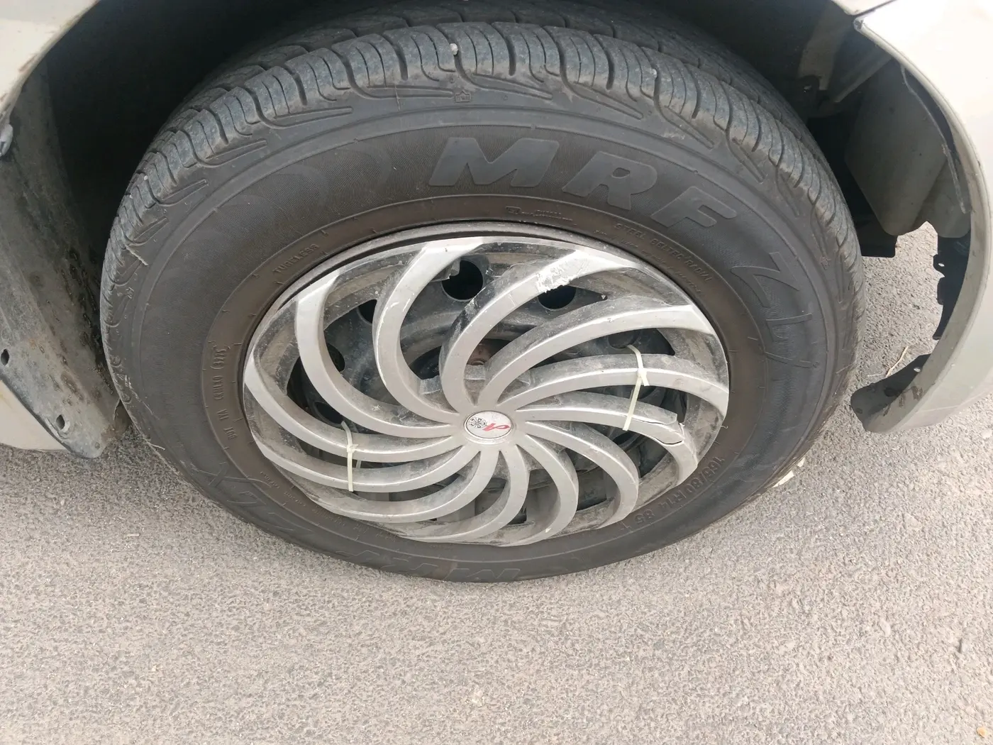 2011 Maruti Swift VDI, Diesel, Manual, 75,508 km, tyre