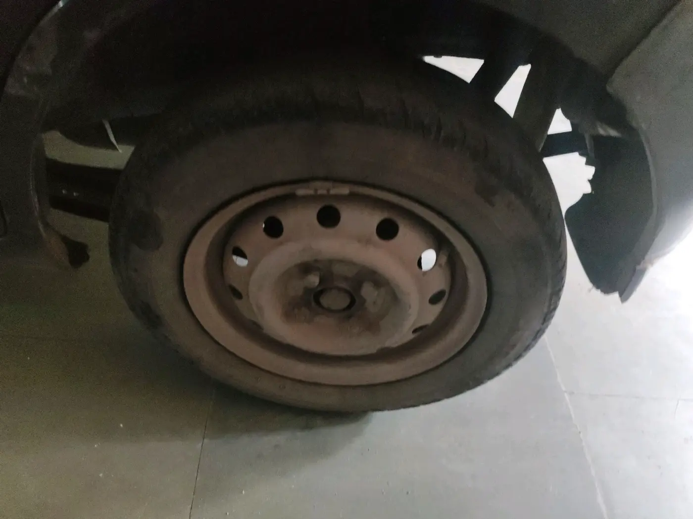 2011 Maruti Wagon R 1.0 LXI CNG, CNG, Manual, 1,09,015 km, tyre