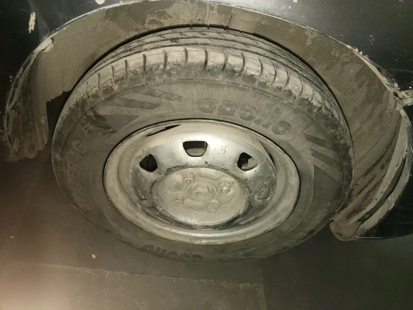 2011 Maruti Wagon R 1.0 LXI CNG, CNG, Manual, 1,09,015 km, tyre