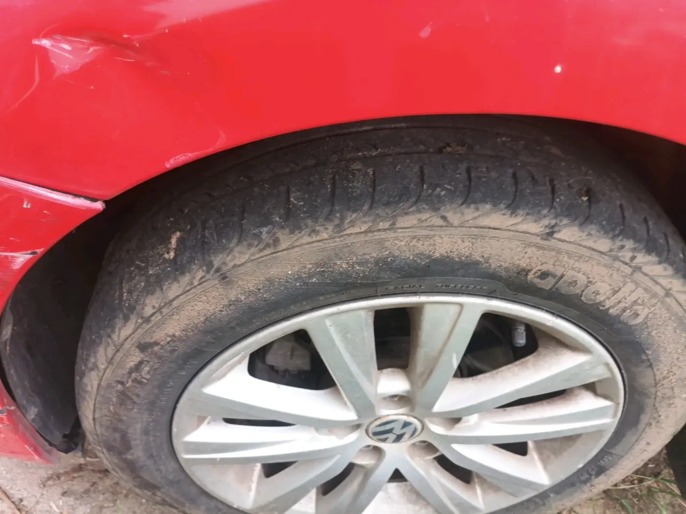 2015 Volkswagen Polo GT TSI AT, Petrol, Automatic, 30,888 km, tyre
