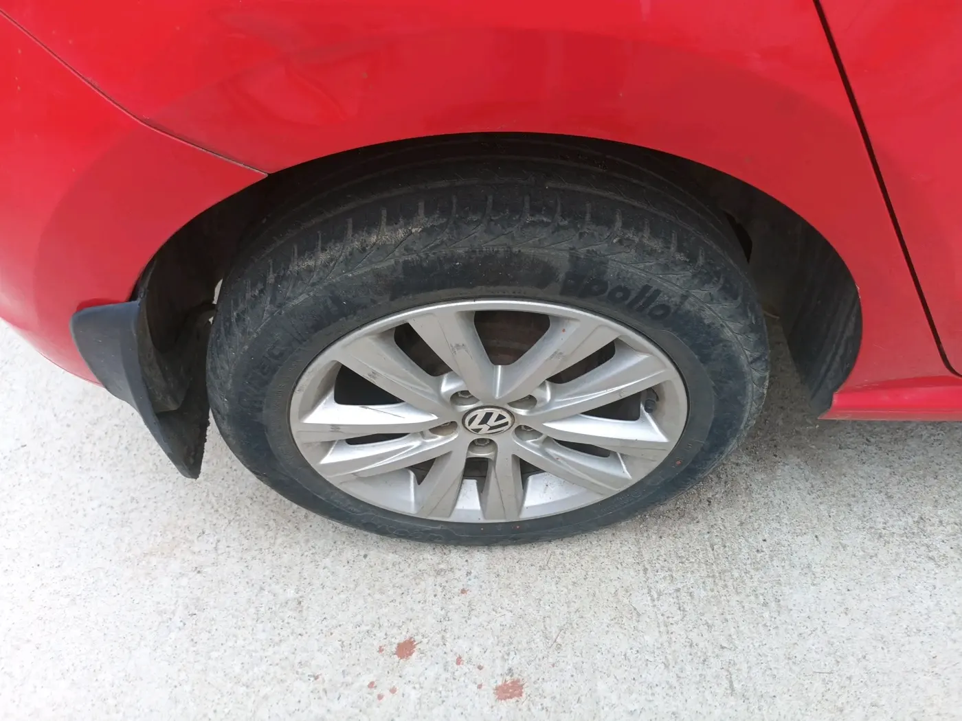 2015 Volkswagen Polo GT TSI AT, Petrol, Automatic, 30,888 km, tyre