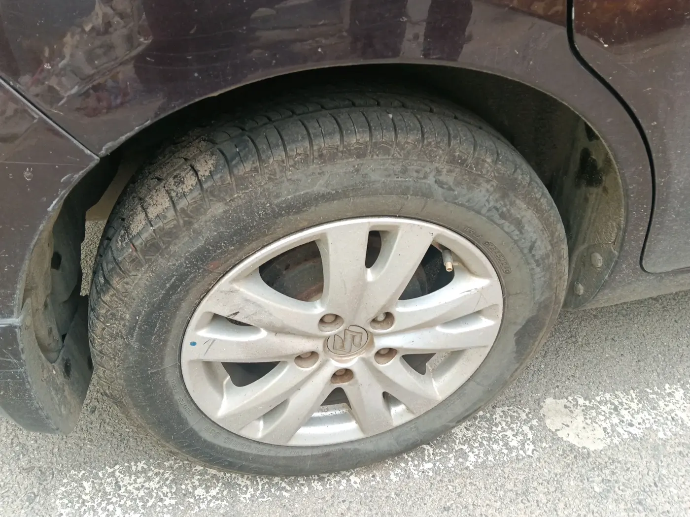 2018 Maruti Ertiga VXI, Petrol, Manual, 1,01,364 km, tyre