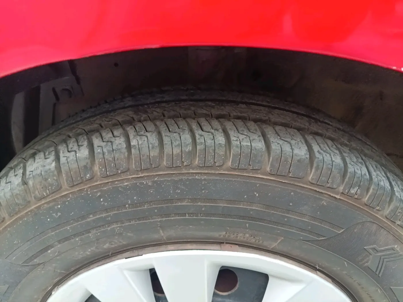 2012 Maruti Swift Dzire VXI, Petrol, Manual, 1,06,150 km, tyre