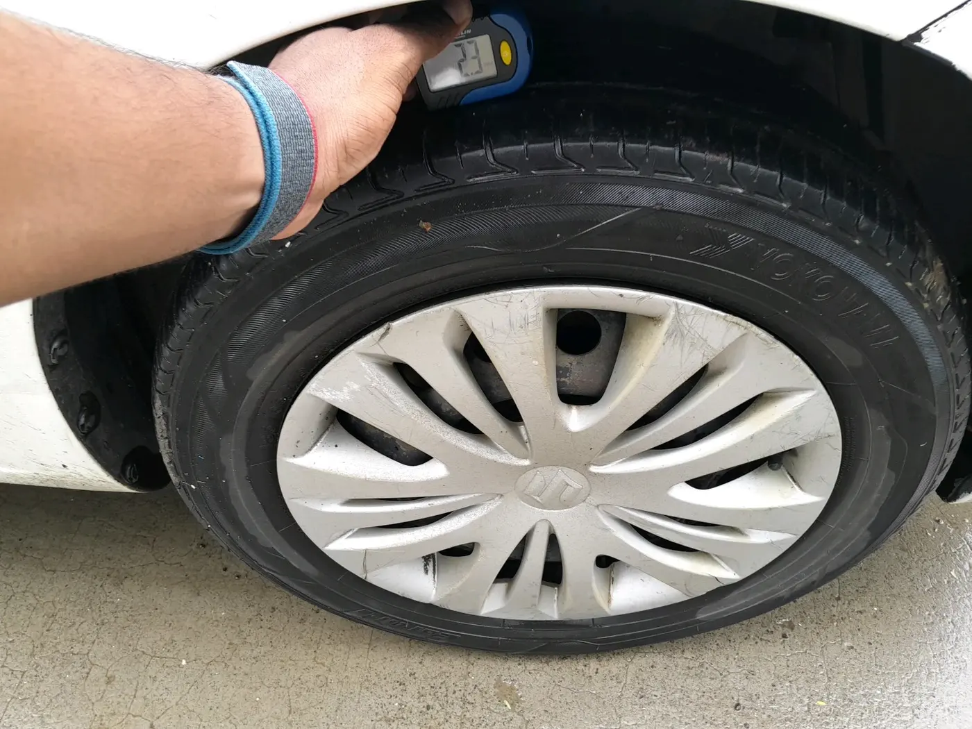 2015 Maruti Ertiga VXI, CNG, Manual, 1,78,215 km, tyre