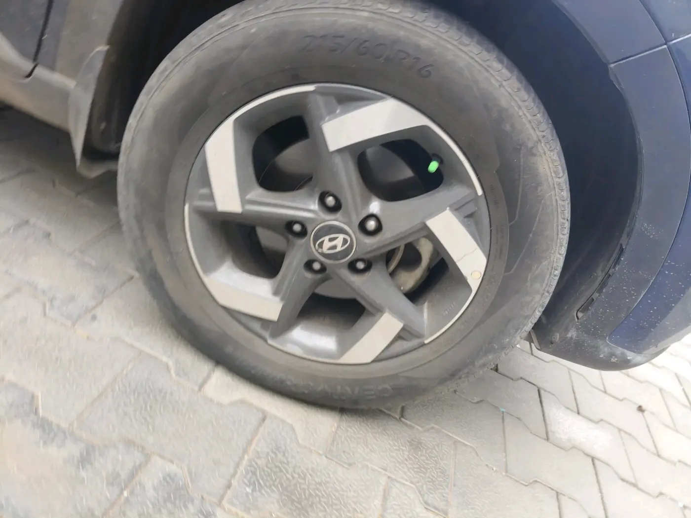 2020 Hyundai VENUE SX 1.0 TURBO, Petrol, Manual, 34,176 km, tyre