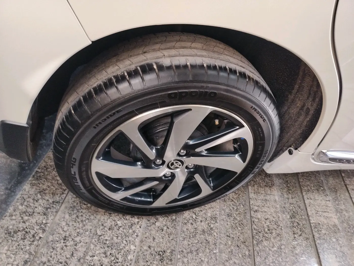 2024 Toyota Glanza G E-CNG, CNG, Manual, 54,626 km, tyre