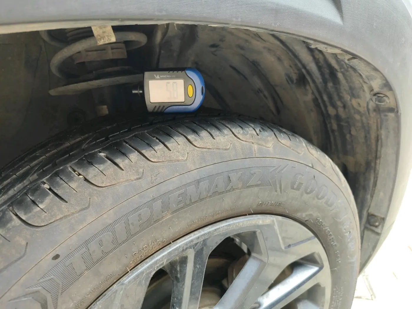 2024 Maruti FRONX DELTA PLUS 1.2L AGS, Petrol, Automatic, 9,254 km, tyre