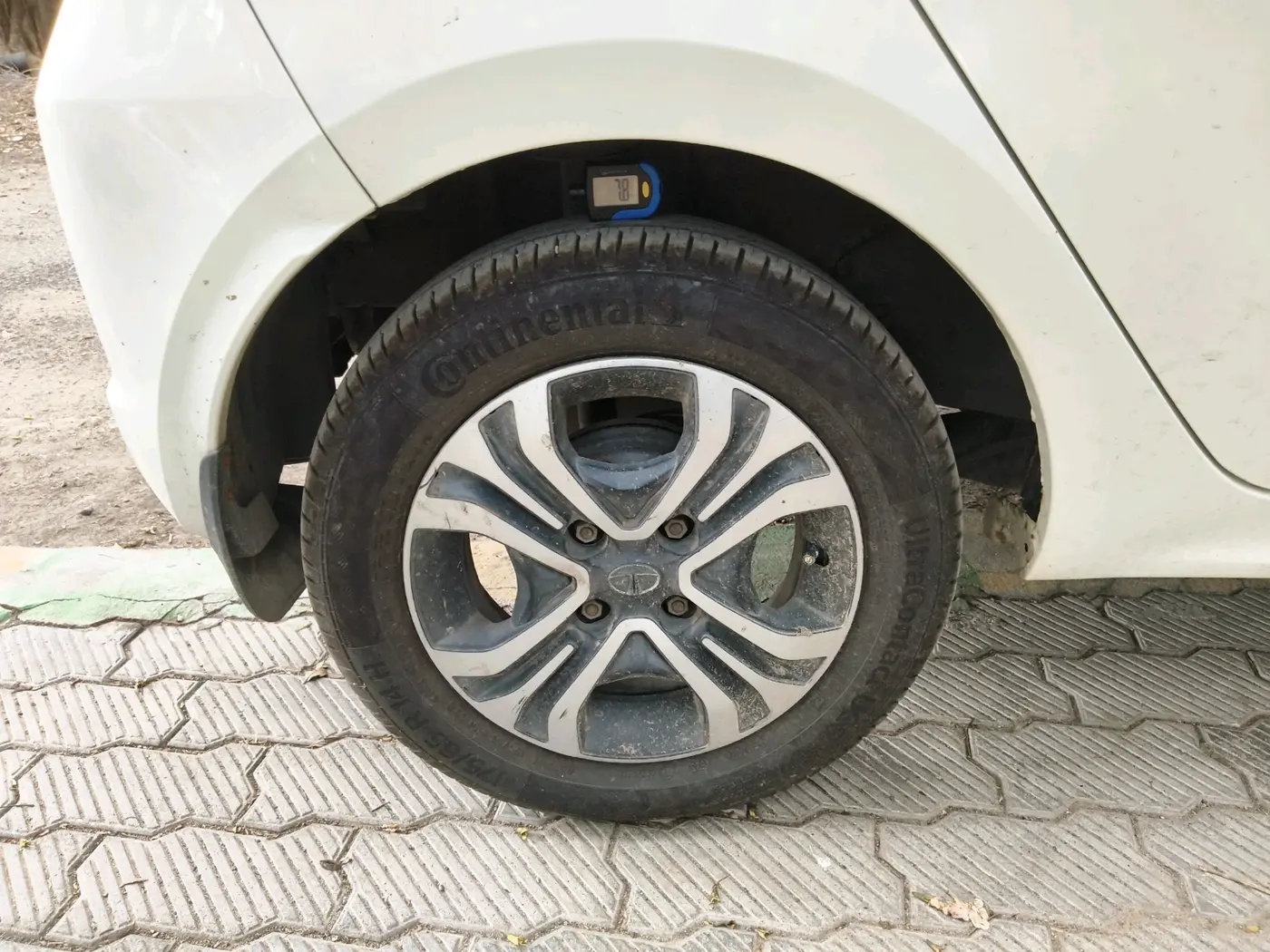 2019 Tata Tiago XZA PETROL, Petrol, Automatic, 30,690 km, tyre