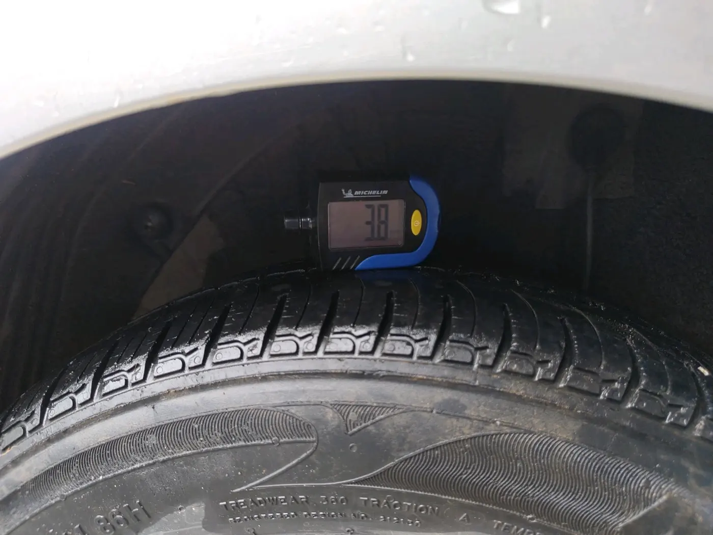2014 Hyundai Elite i20 ASTA 1.2, CNG, Manual, 1,38,013 km, tyre