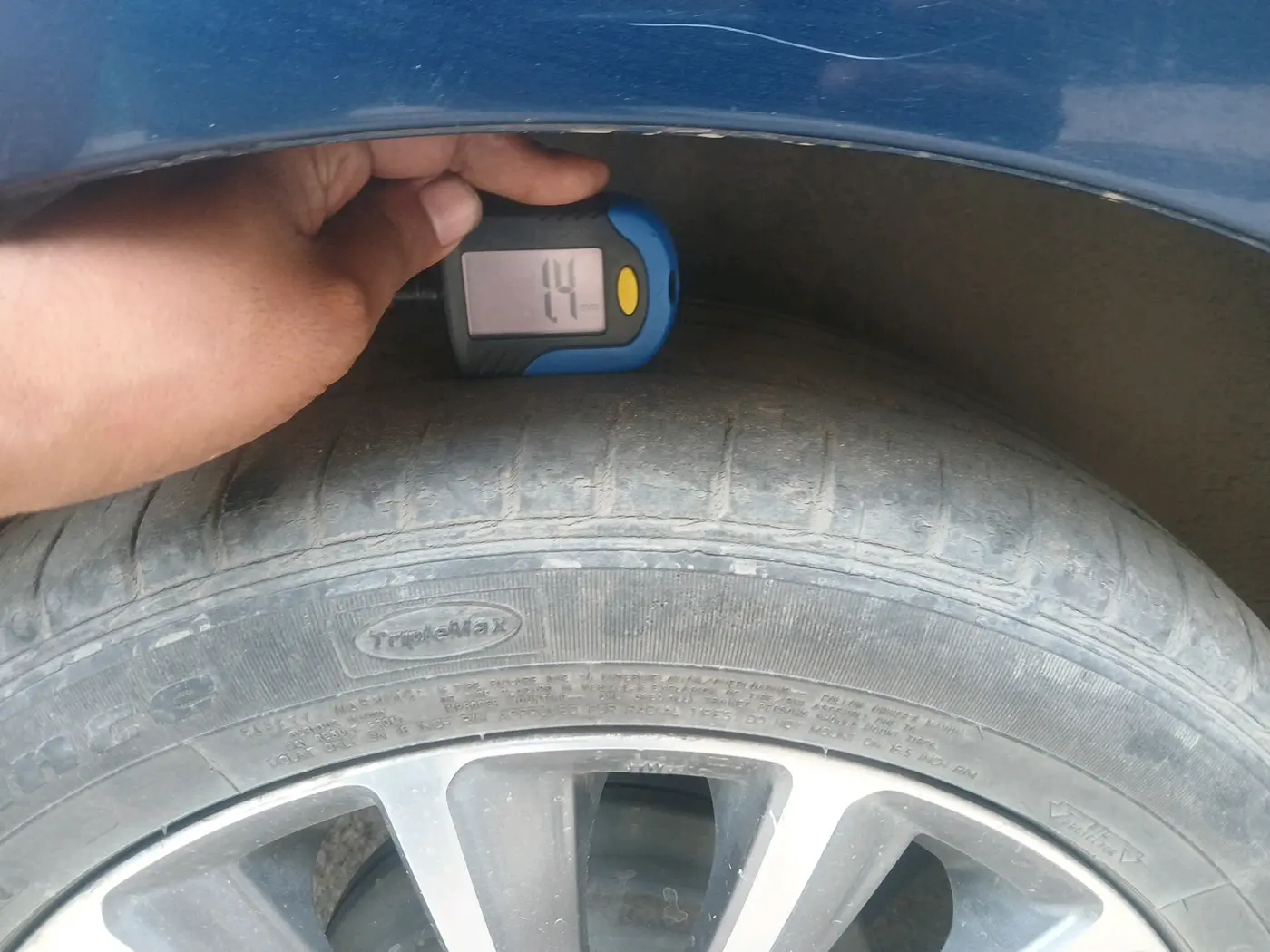 2019 Maruti Ciaz ALPHA  AT 1.5 SHVS PETROL, Petrol, Automatic, 1,23,809 km, tyre