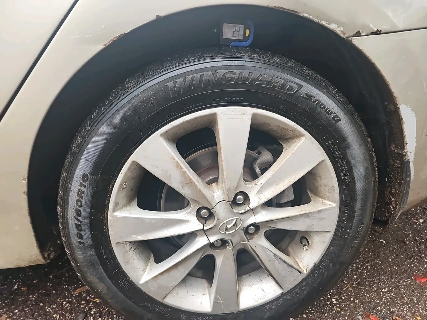 2012 Hyundai Verna FLUIDIC 1.6 VTVT SX, CNG, Manual, 1,12,252 km, tyre