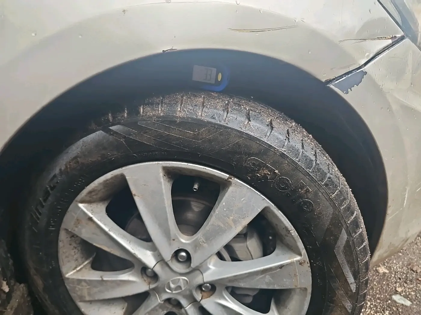 2012 Hyundai Verna FLUIDIC 1.6 VTVT SX, CNG, Manual, 1,12,252 km, tyre