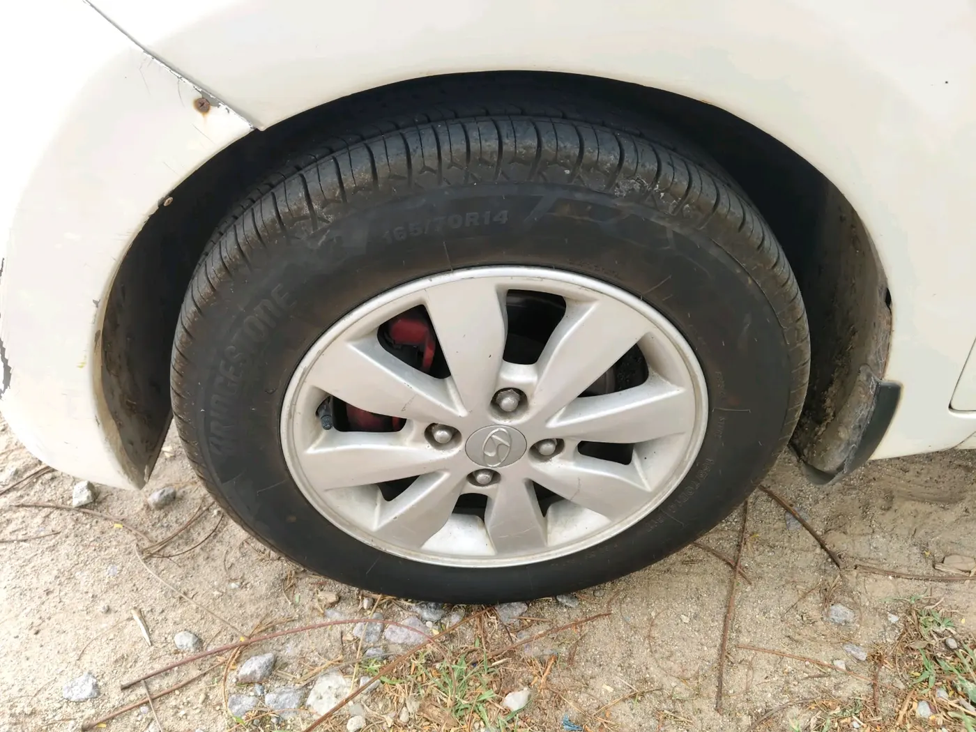 2016 Hyundai Xcent SX 1.2, CNG, Manual, 1,32,936 km, tyre