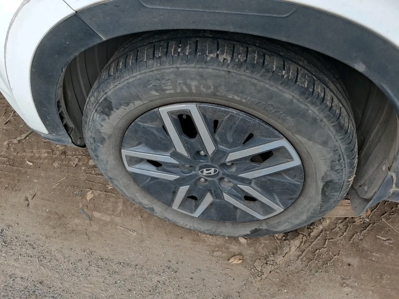 2022 Hyundai VENUE SX 1.5 CRDI, Diesel, Manual, 89,781 km, tyre