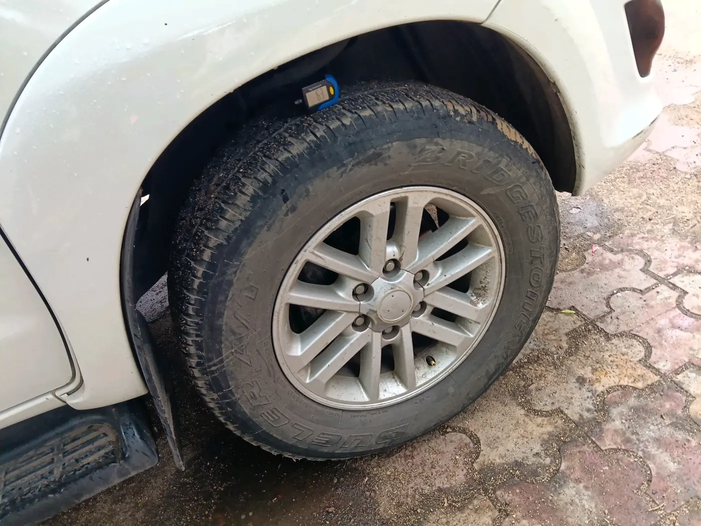 2014 Toyota Fortuner 3.0 4X2 MT, Diesel, Manual, 1,21,377 km, tyre