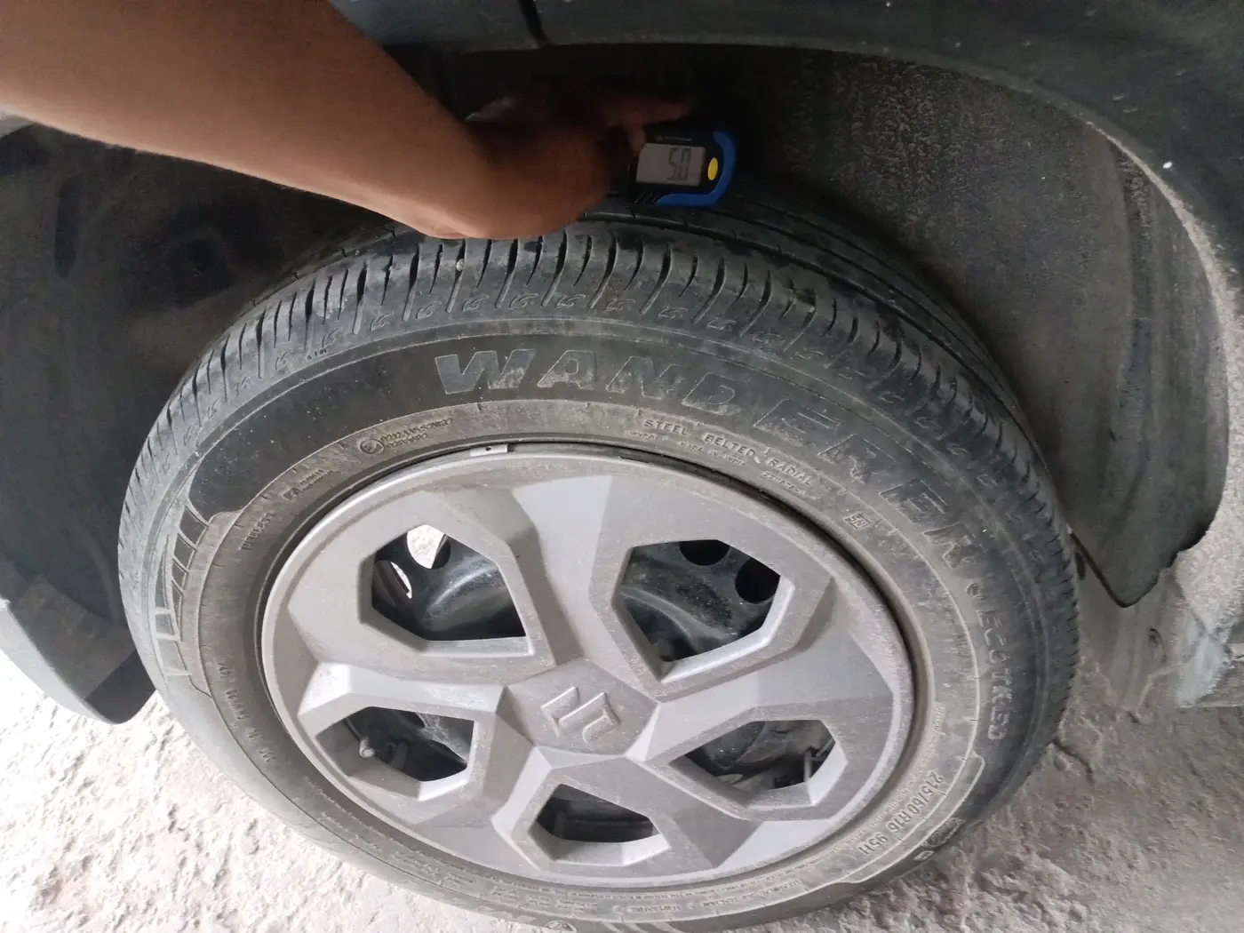 2024 Maruti BREZZA VXI S-CNG, CNG, Manual, 57,724 km, tyre