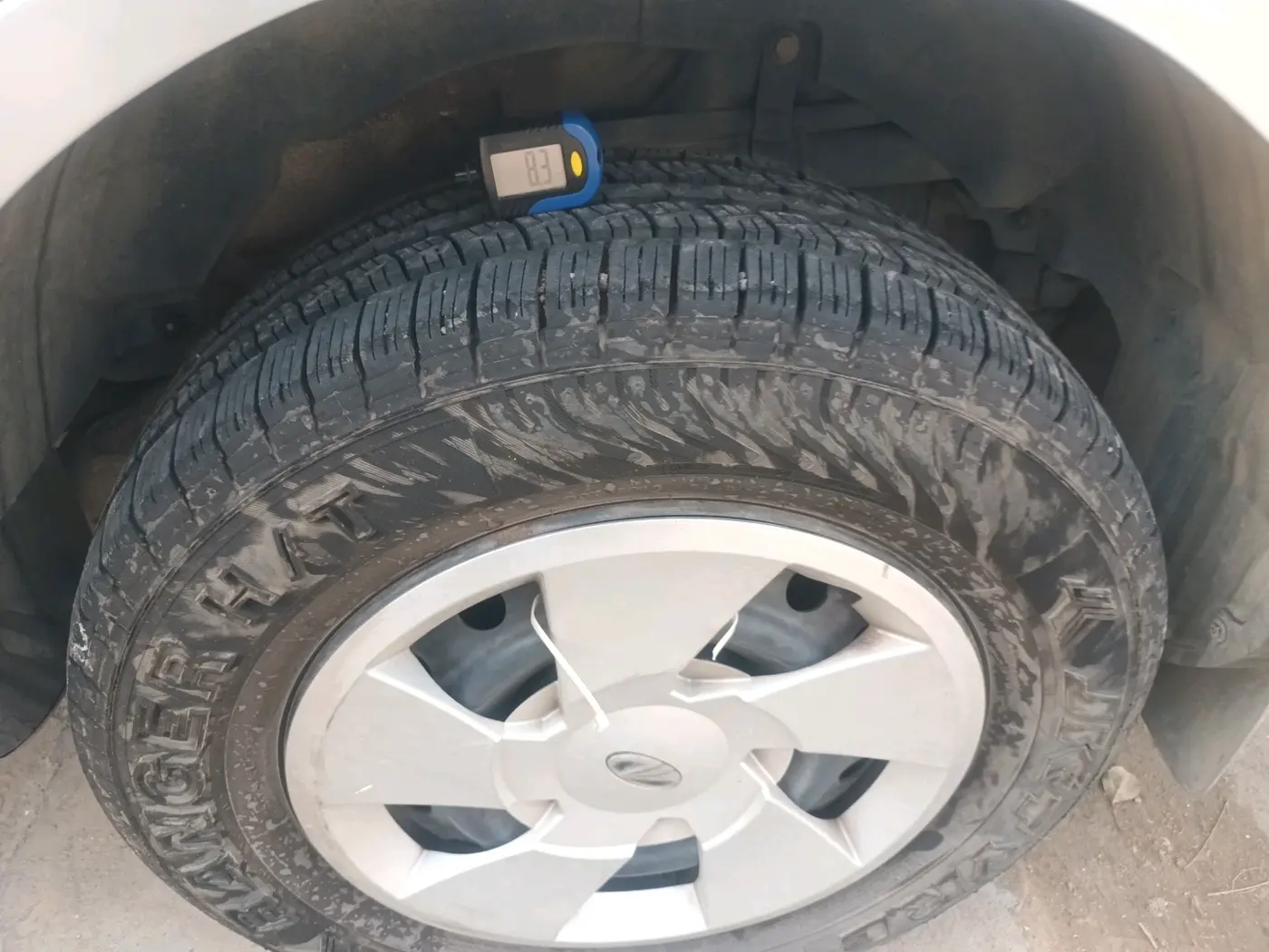 2016 Mahindra XUV500 W4 1.99, Diesel, Manual, 1,08,531 km, tyre