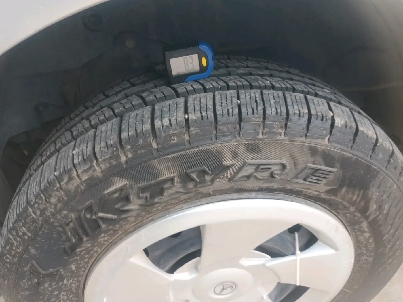 2016 Mahindra XUV500 W4 1.99, Diesel, Manual, 1,08,531 km, tyre