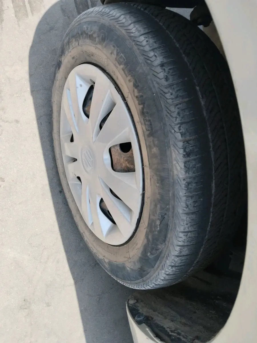 2012 Maruti Swift VDI, Diesel, Manual, 1,48,296 km, tyre