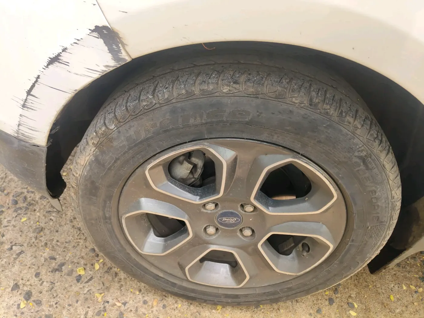 2019 Ford Ecosport TITANIUM 1.5L SPORTS(SUNROOF) DIESEL, Diesel, Manual, 73,991 km, tyre