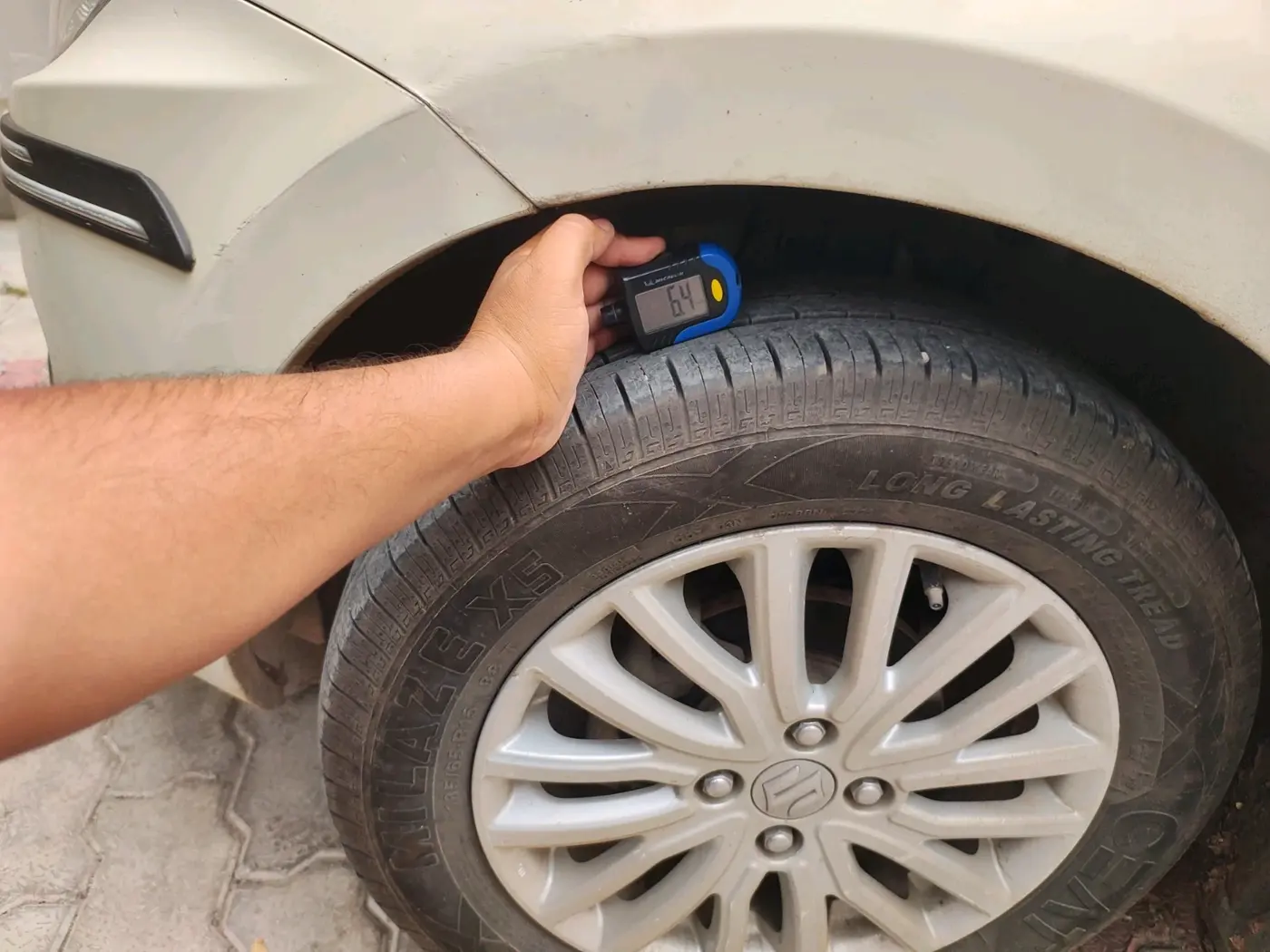 2019 Maruti Dzire ZDI, Diesel, Manual, 1,15,233 km, tyre