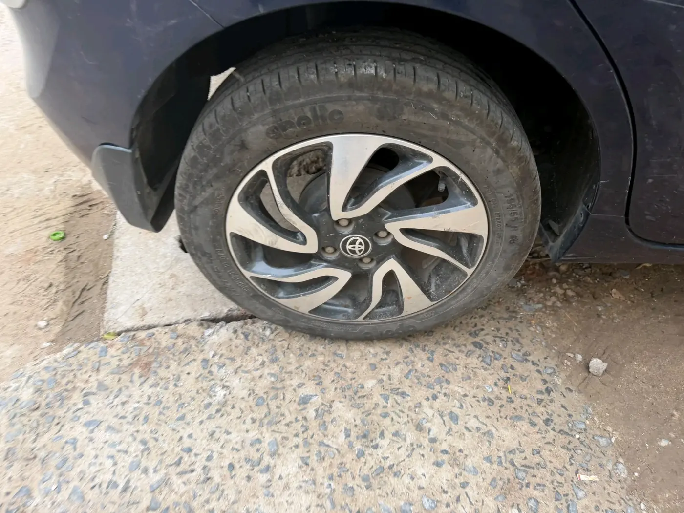 2020 Toyota Glanza G CVT, Petrol, Automatic, 79,799 km, tyre