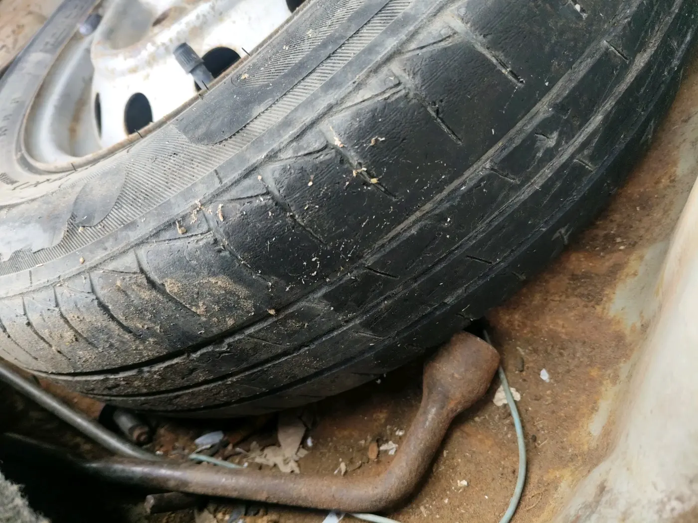 2012 Maruti Alto LX, Petrol, Manual, 68,707 km, tyre