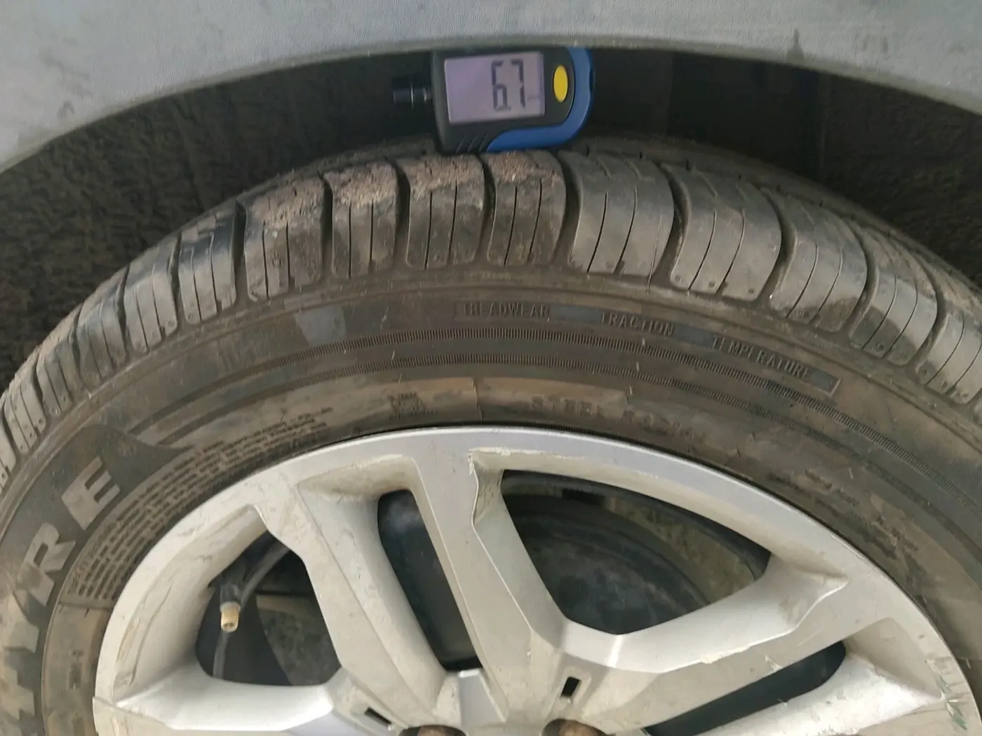 2021 Renault TRIBER RXZ AMT, CNG, Automatic, 43,565 km, tyre