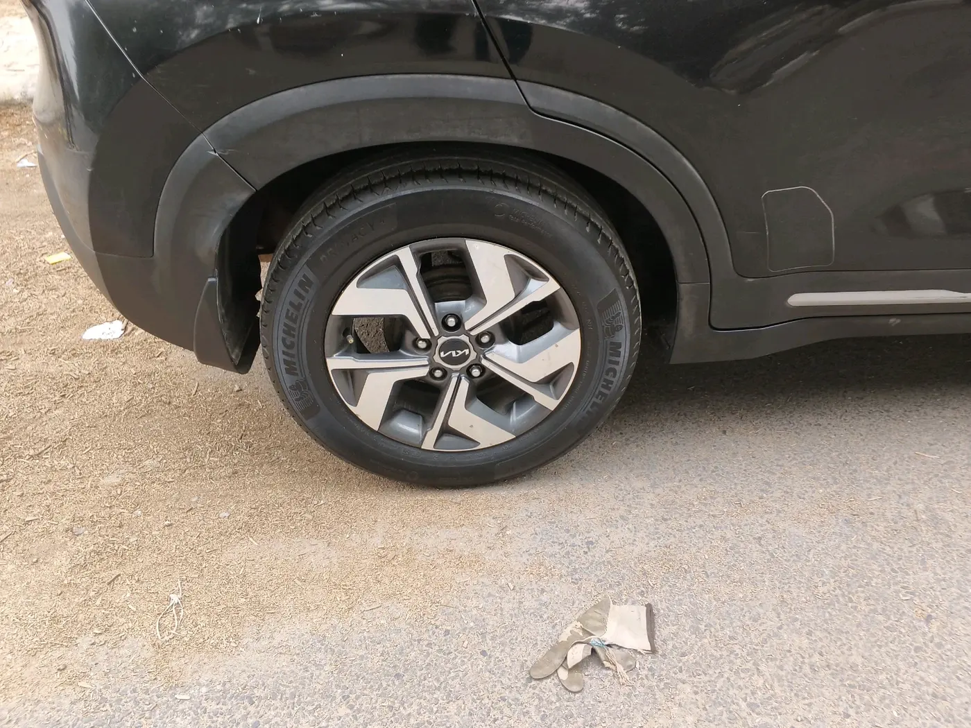 2021 KIA SONET HTX 1.5 AT, Diesel, Automatic, 1,25,034 km, tyre