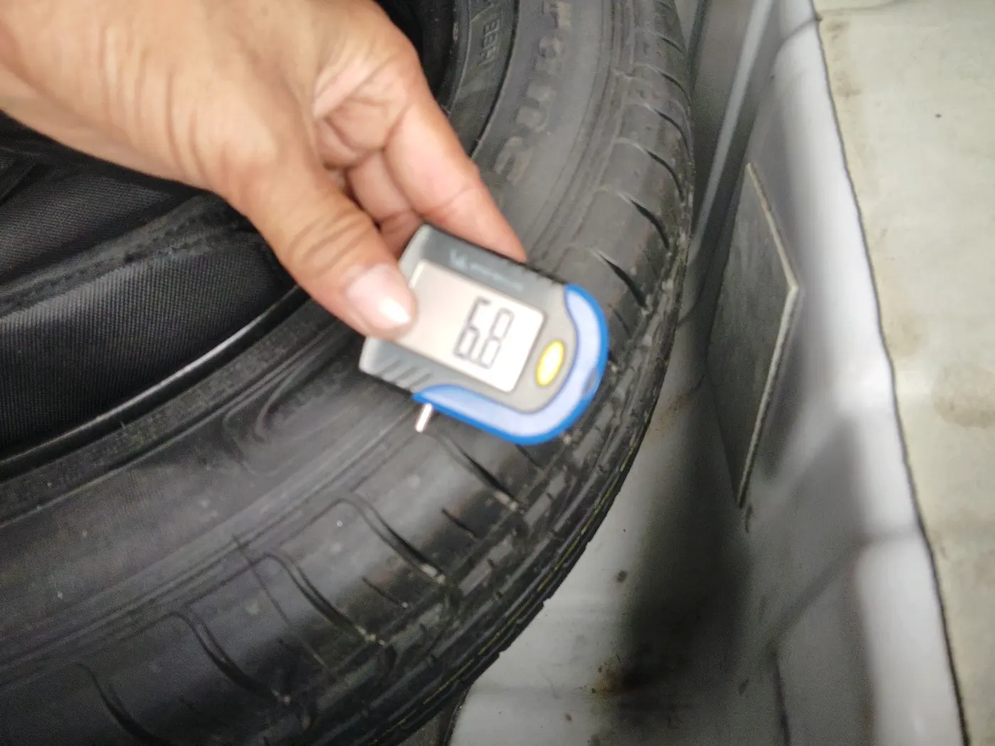 2021 Tata NEXON XE PETROL, Petrol, Manual, 17,905 km, tyre