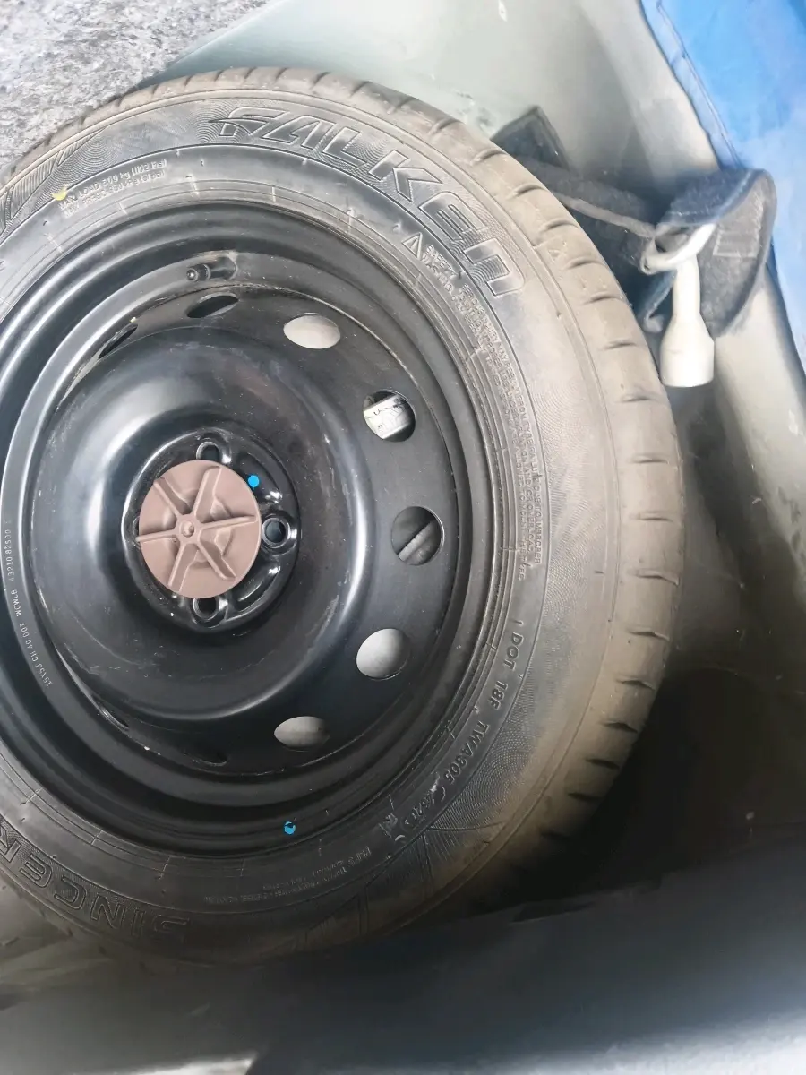 2020 Maruti IGNIS ZETA 1.2, Petrol, Manual, 1,16,453 km, tyre