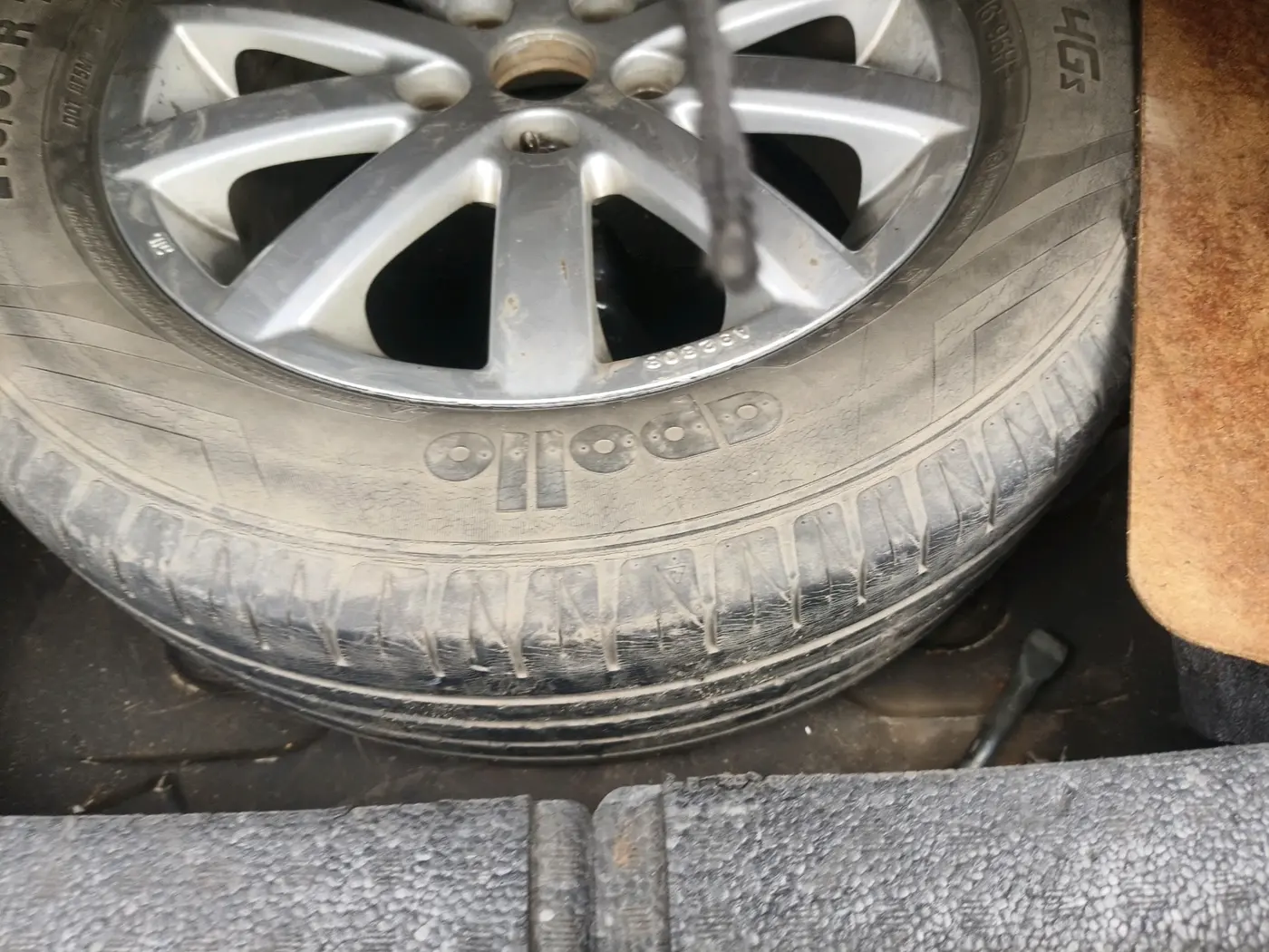 2011 Maruti SX4 ZDI, Diesel, Manual, 1,32,240 km, tyre